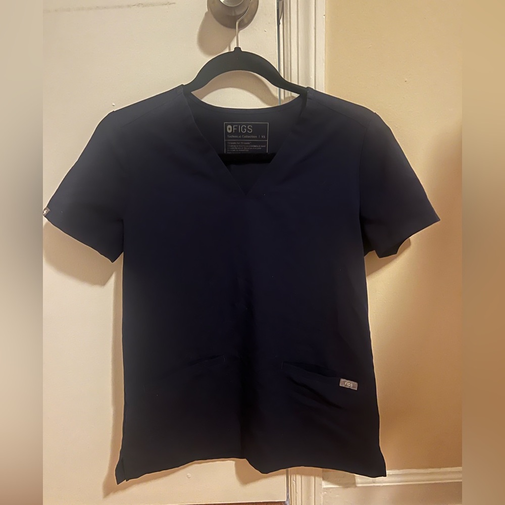 Navy Figs two pocket scrub top